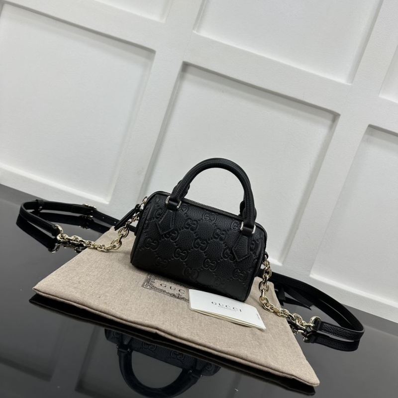 G*u*i speedy bags